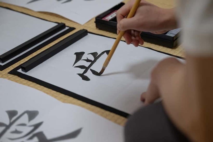 Tokyo: Japanese Calligraphy Lesson with Skilled Instructor - Logistics you should think about before you go
