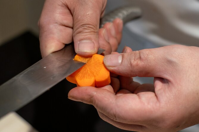 Tokyo: Japanese Knife Skills and Sashimi & Tempura Cooking Class - Cutting sashimi and decorative vegetables like you mean it