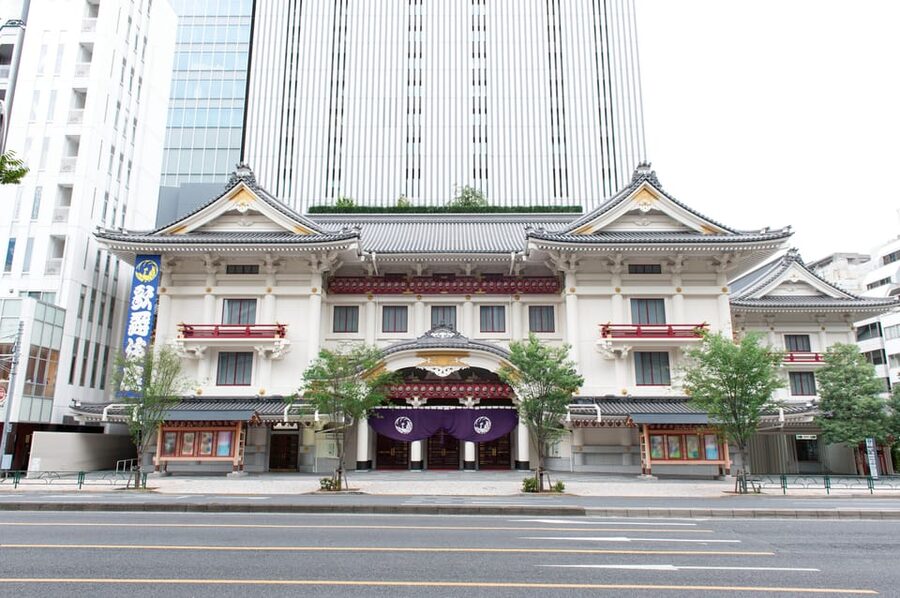 Tokyo: KABUKI Show at Kabukiza Theatre Admission Ticket - Kabukiza Theatre in Ginza: Tokyo’s Kabuki Center