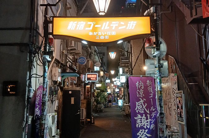 Tokyo Kabukicho Tour & Dinner Party - for Adults Only - Stop 3: The 2-Hour Izakaya Party That Actually Feels Like Tokyo