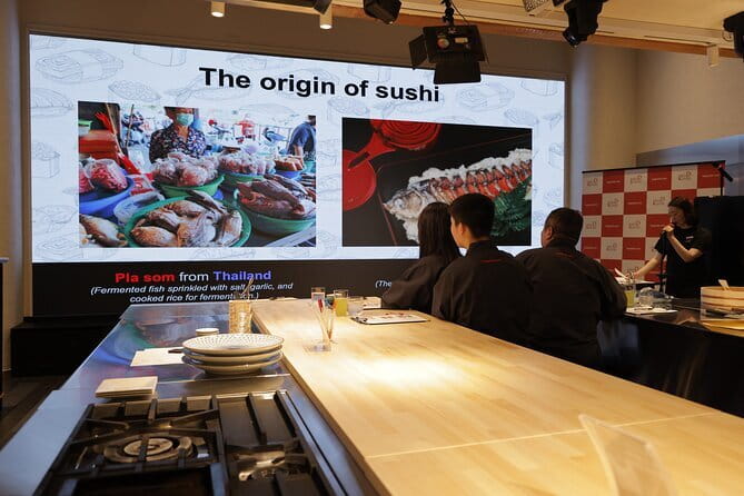 Tokyo: Kappodo sushi Live Workshop - Welcome drink and getting oriented fast