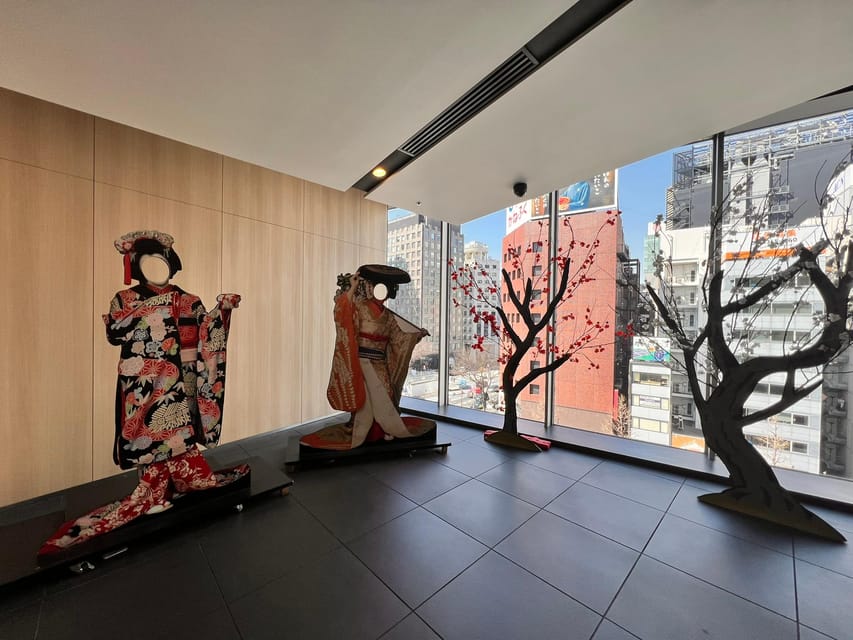 Tokyo: Learn about Japanese Traditional art KABUKI in Ginza - Kabukiza gallery time: learning the Kabuki world without seats