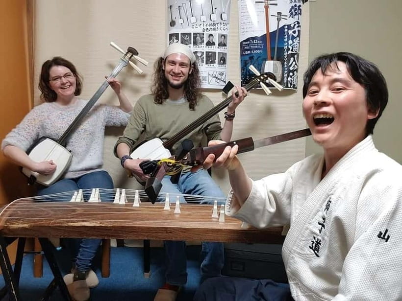 Tokyo: Learn to play traditonal songs on Tsugaru Shamisen - Finding the right teacher near Shinjuku