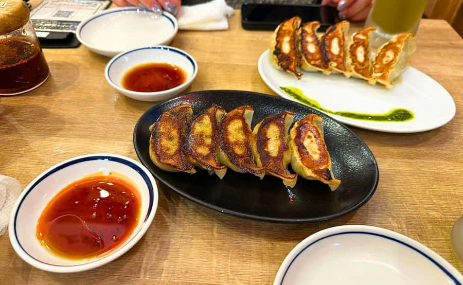 Tokyo: Locals´ Secret Food Tour // Eat like a Japanese - Lines, waiting, and how to handle it without stress