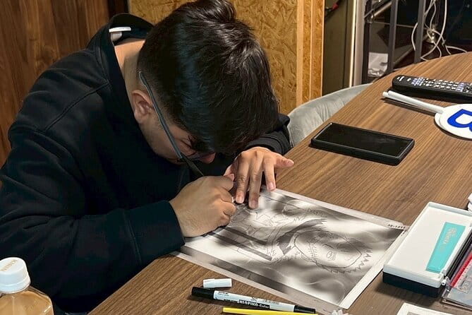Tokyo Manga Drawing Experience Pro Artist Workshop & MangaHistory - Where You Start in Shibuya, At a Lawson by Hiroo