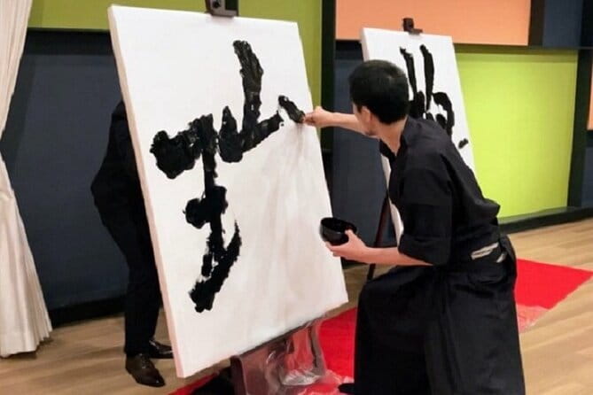 Tokyo Manga Drawing Experience Pro Artist Workshop & MangaHistory - Choosing Your Scene, Character, or Original Idea
