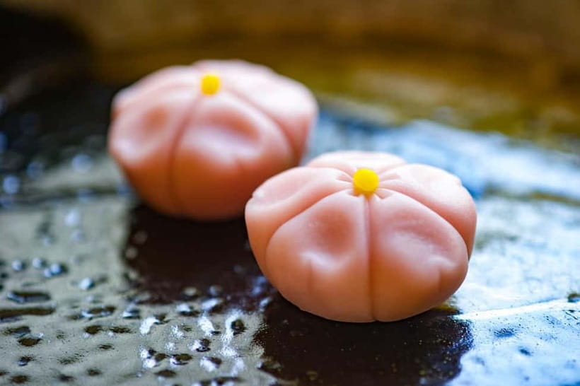 Tokyo: Matcha Making Experience with Mochi Sweets in Asakusa - The First Segment: Matcha History Through a Light Quiz