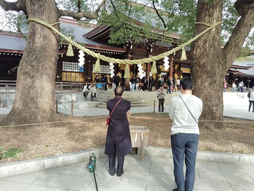 Tokyo: Meiji Jingu Shrine & Inner Garden Guided Tour (2h) - Handwashing and prayer basics, without making it complicated