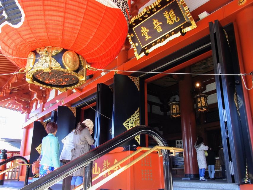 Tokyo: Morning Sightseeing Bus Tour - Getting on board in Shinjuku or Ginza, and what makes the ride easier