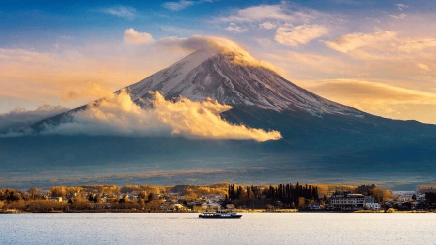 Tokyo: Mount Fuji & Hakone Private Customized Full Day Tour - Narusawa Ice Cave and Gotemba Outlets, A Change of Pace