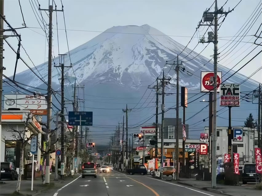 Tokyo: Mt. Fuji & Lake Kawaguchi Instagram Full Day Trip - Oshino Hakkai: eight ponds, spring water, and proper snack breaks
