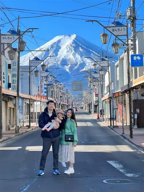 Tokyo: Mt. Fuji & Lake Kawaguchi Instagram Full Day Trip - The Lawson by Lake Kawaguchiko: tiny stop, big photo payoff