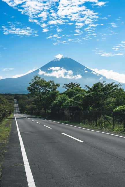 Tokyo: Mt. Fuji & Lake Kawaguchi Private Tour with Transfer - Fujiyoshida Flavor: Shops, Town Stops, and Quick Breaks