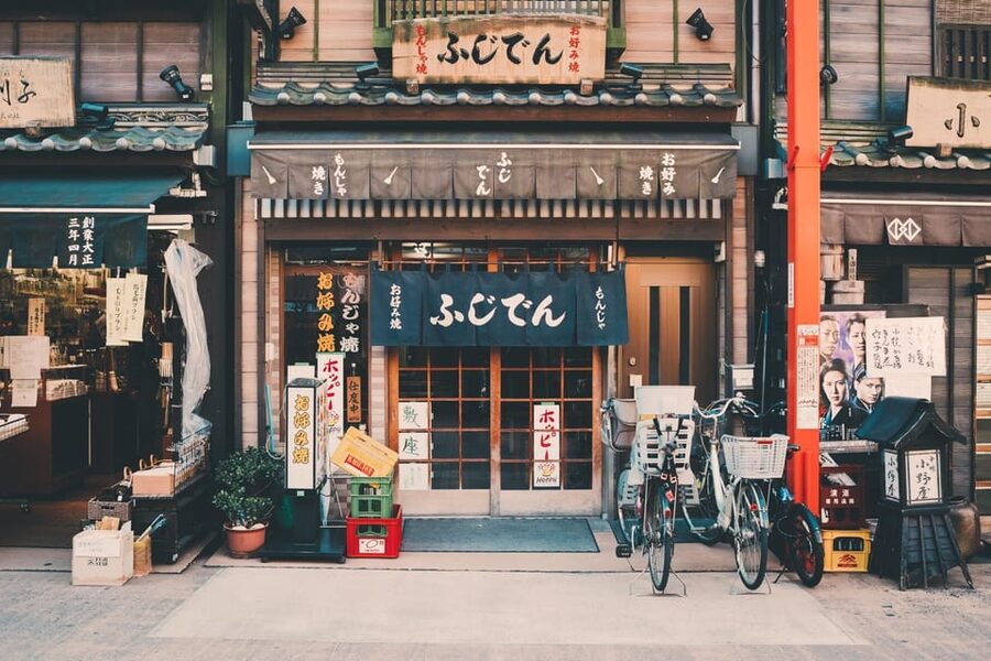Tokyo Must-See Attractions Private Walking Tour With A Guide - Ginza and Tokyo Skytree: upscale shopping meets the best orientation tool