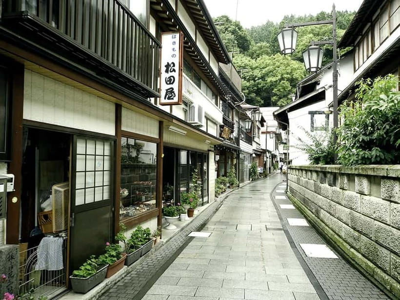 Tokyo: Nagano Snow Monkeys and Zenkoji Tour with Temples - Obuse Streets and Culture: A charming Nagano interlude