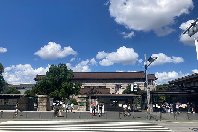 Tokyo National Museum Private Tour - Getting to the museum: Uenokōen meeting point and a smooth start