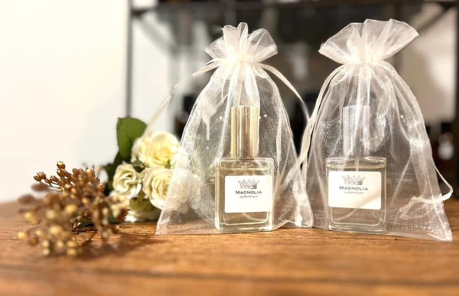 Tokyo Omotesando Original Perfume Making Experience/Workshop - Picking your fragrance, then blending for real (dropper and cylinder)