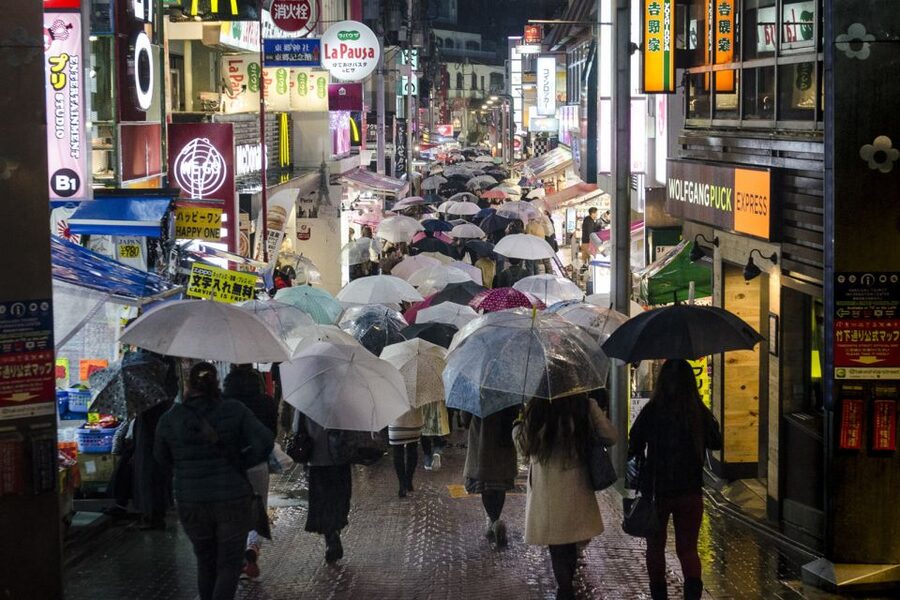 Tokyo: Photography Masterclass - Private Photo Lesson - Day vs Night: Neon, Slow Shutter, and When to Switch Techniques