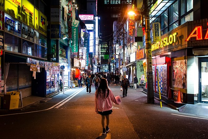 Tokyo Photography Masterclass - Private Photography Lesson - Shibuya street scenes: crossings, back streets, and fast learning