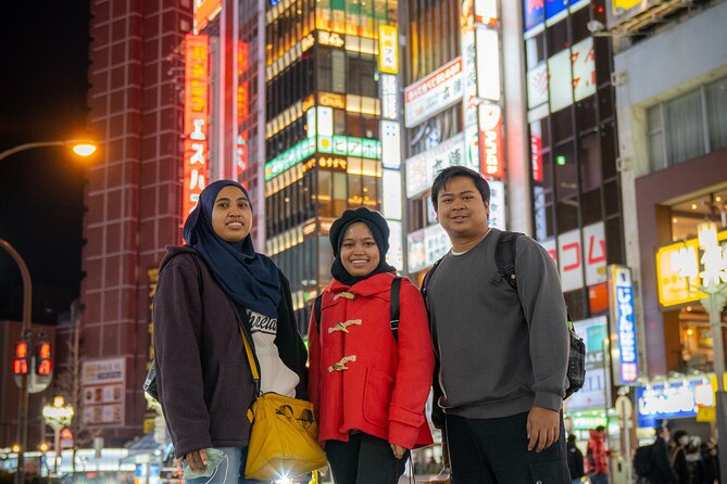 Tokyo Portrait Tour with a Professional Photographer - Meeting at Yamashita Honki Udon, then finishing in Golden Gai