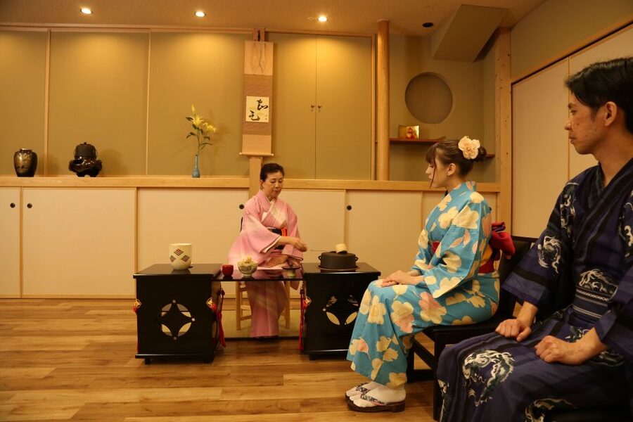 Tokyo: Practicing Zen with a Japanese Tea Ceremony - The first ceremony: watching matcha made with intent