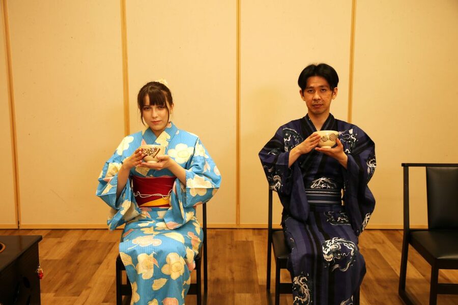 Tokyo: Practicing Zen with a Japanese Tea Ceremony - The Zen connection: how art, architecture, and calm movements fit together