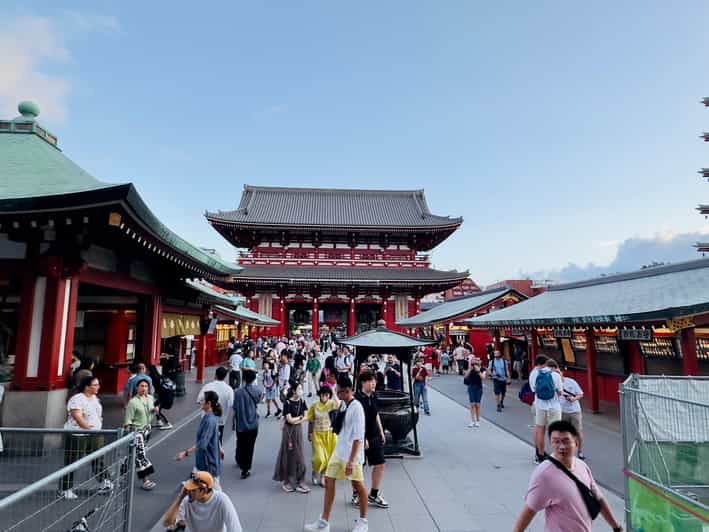 Tokyo: Private & Customizable Tour W/English Speaking Guide - Pickup and getting around Tokyo’s 23 wards without losing your day