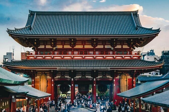 Tokyo Private Day Tour by Car with English speaking Driver Guide - Imperial Palace area: a big calm pocket in the capital