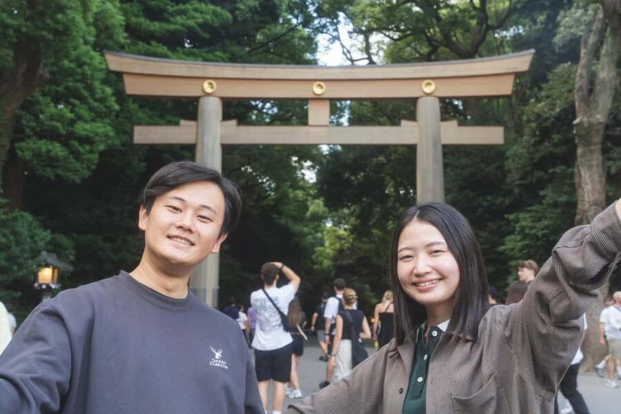Tokyo: Private Meiji Shrine & Harajuku Highlights Tour - Meeting in front of @cosme TOKYO, then right into Takeshita Street