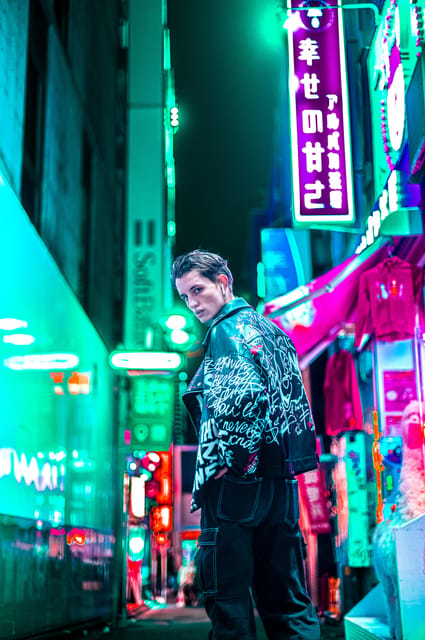 Tokyo Private photo tour with Nightstreet Neon photographer - How Okawara Hiroyuki builds your Tokyo route