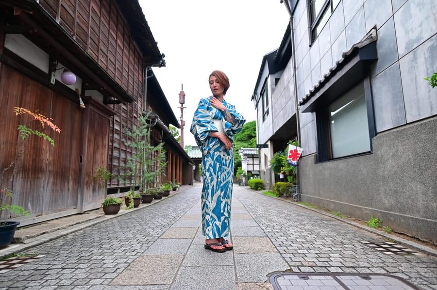 Tokyo Private photo tour with Nightstreet Neon photographer - Couples, engagement, and honeymoon photos without awkward energy