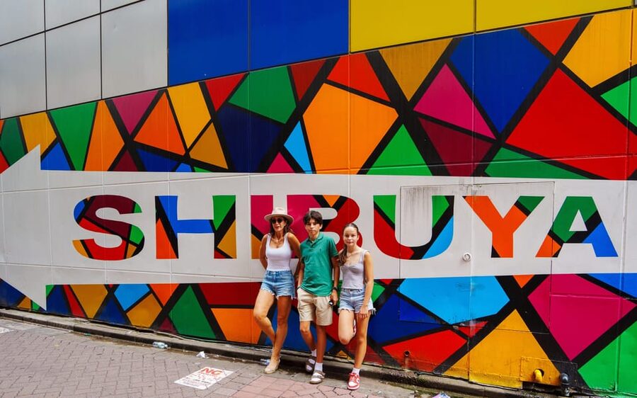 Tokyo: Private Photoshoot at Shibuya Crossing - Meeting at American Eagle, Then Getting Started Without Drama
