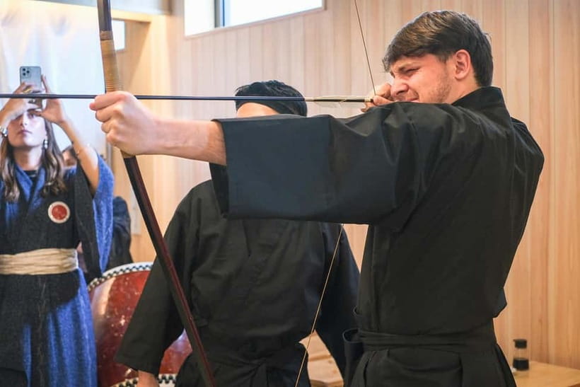 Tokyo Samurai Experience: Kyudo (Archery) and Swordsmanship - Step 1: Changing Into a Hakama Outfit Without the Stress
