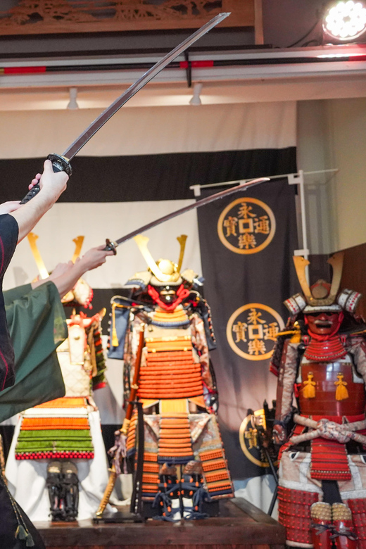 Tokyo: Samurai Experience with Lunch and Guided Tour - Putting on the kimono and learning katana basics (with training that doesn’t intimidate)