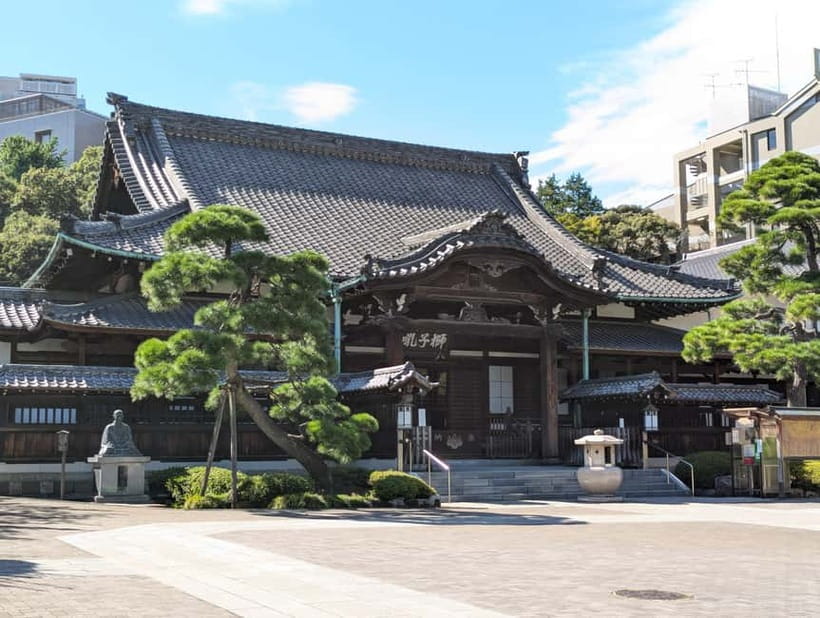 Tokyo: Samurai History Walking Tour - Tokyo Station Area to Samurai Sites: Easy Start, Smart Route