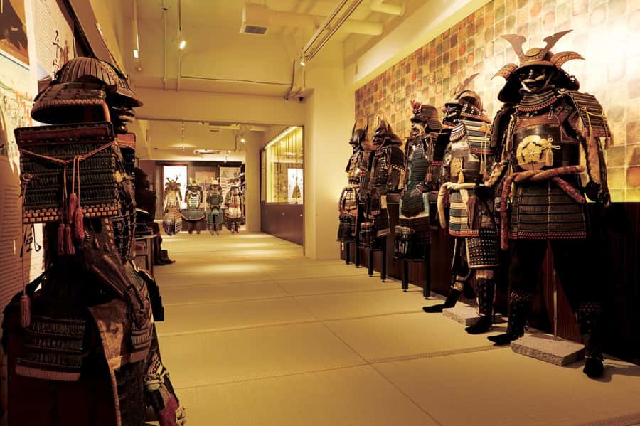 Tokyo: Samurai Ninja Museum Guided tour and Experience - Samurai armor, helmets, and swords: why seeing the objects matters