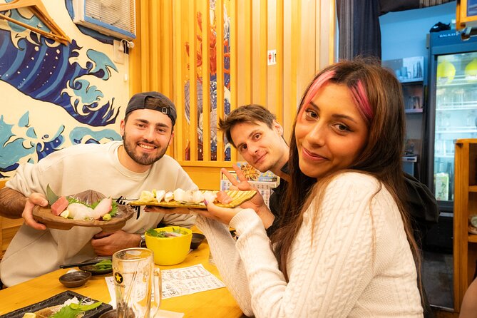 Tokyo: Shibuya Authentic Food Tour & Local Delights - Meeting at Shibuya Tsutaya, then straight to Hachiko and the scramble