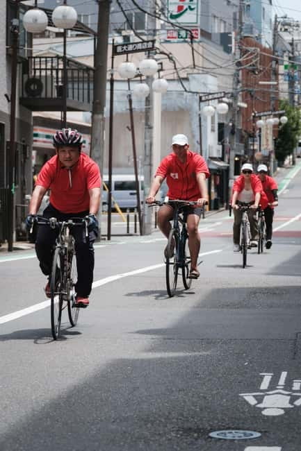Tokyo: Shibuya Bike Tour - Harajuku street energy with room for costume fun