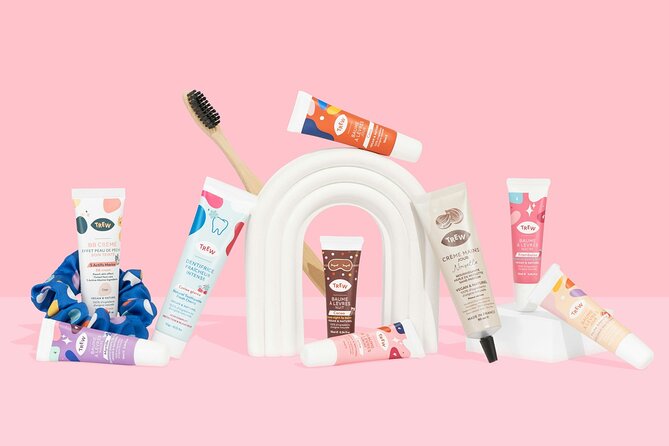 Tokyo Shibuya Skincare & Makeup Walking Tour - Getting photos, a recommended item list, and a post-tour souvenir