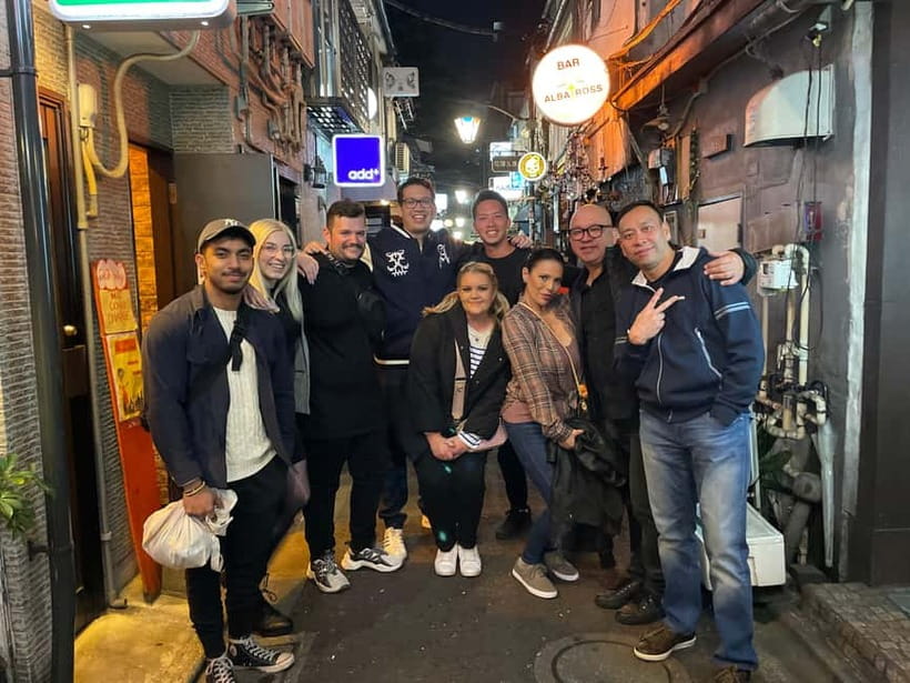 Tokyo: Shinjuku Bar and Izakaya Hopping Tour - Group vibes, solo comfort, and how inclusive it can feel