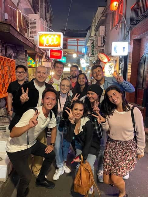 Tokyo: Shinjuku Bar and Izakaya Hopping Tour - Meeting your guide in Shinjuku, the WhatsApp way