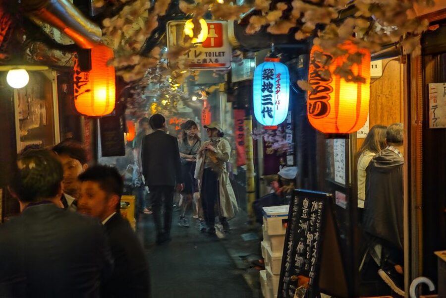 Tokyo: Shinjuku Bar Hopping with All-You-Can-Drink & Dinner - Omoide Yokocho: First Bar, First Bites, Two Drinks