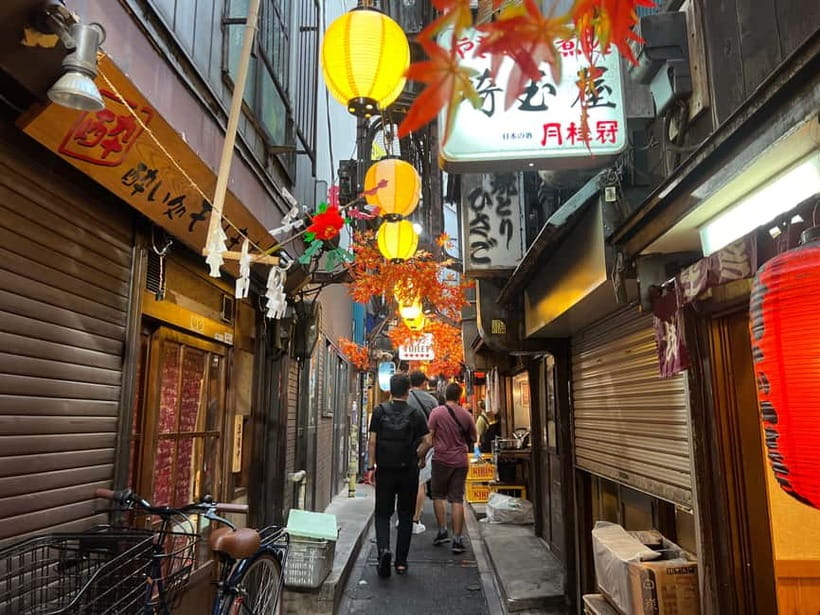 Tokyo: Shinjuku Food Tour (15 Dishes and 4 Eateries) - Two complimentary drinks: pace it, don’t chug it