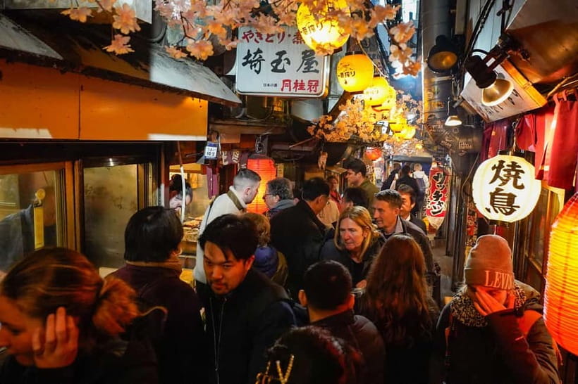 Tokyo: Shinjuku Golden Gai Bar Hopping Night Tour - Meeting point timing: start at 新宿警察署 and end at 花園神社