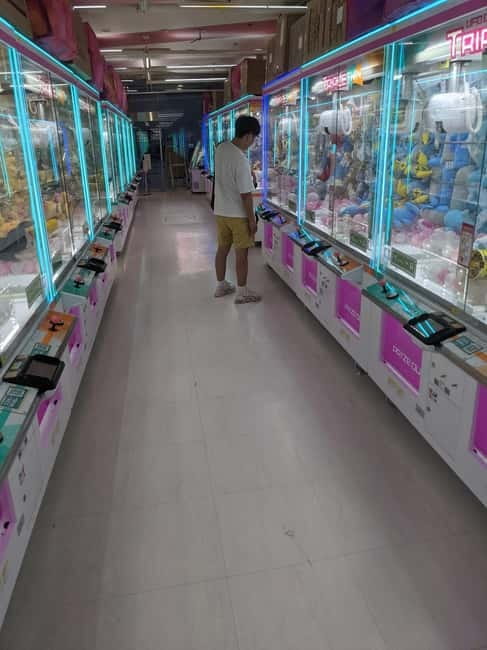 Tokyo Shinjuku : Private Walking Night Tour with Pachinko - How Private Changes the Feel, Especially for Families