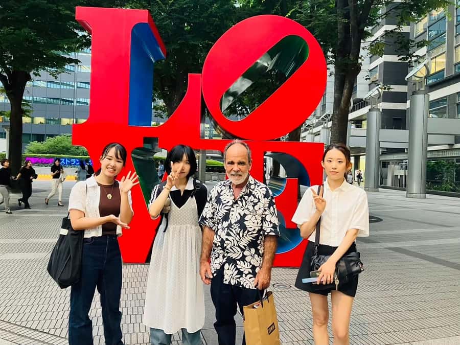 Tokyo: Shinjuku tour with university students in Tokyo - The Tokyo Metropolitan Government Building Observation Deck: Your Nighttime Payoff