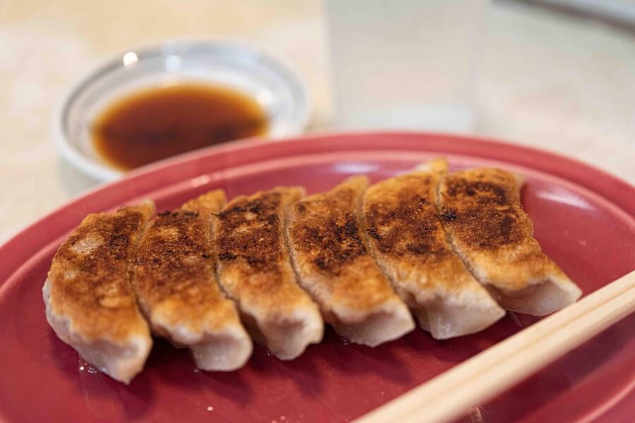 Tokyo: The Best of Izakaya in Shinjuku Food & Cultural Tour - Small Group Size and an English Guide: Why It Changes the Night