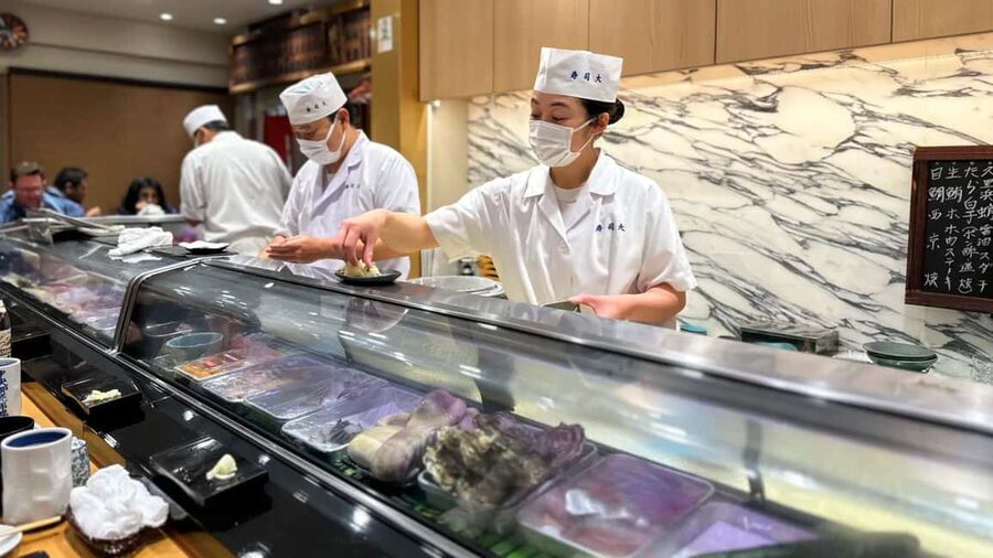 Tokyo: Toyosu Tuna Auction &Tsukiji Market Gourmet Adventure - Transfer to Tsukiji and timing that keeps your morning efficient