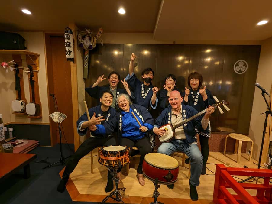 Tokyo: Traditional Asakusa Music Show with Dinner - The Music Performance: Shamisen and Drums Up Close