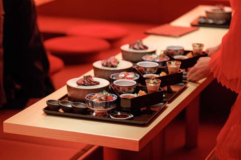 Tokyo: Traditional Geisha Experience Show & Japanese Dinner - Inside the Crimson Zashiki Room, Tatami Seating and Rules